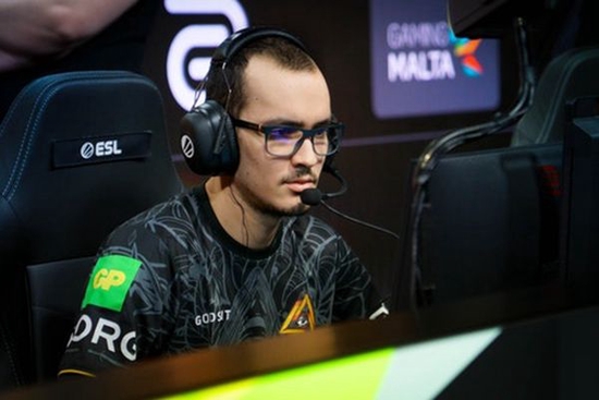 电竞产业融合的新机遇：融艺杯英雄联盟挑战赛背后的故事